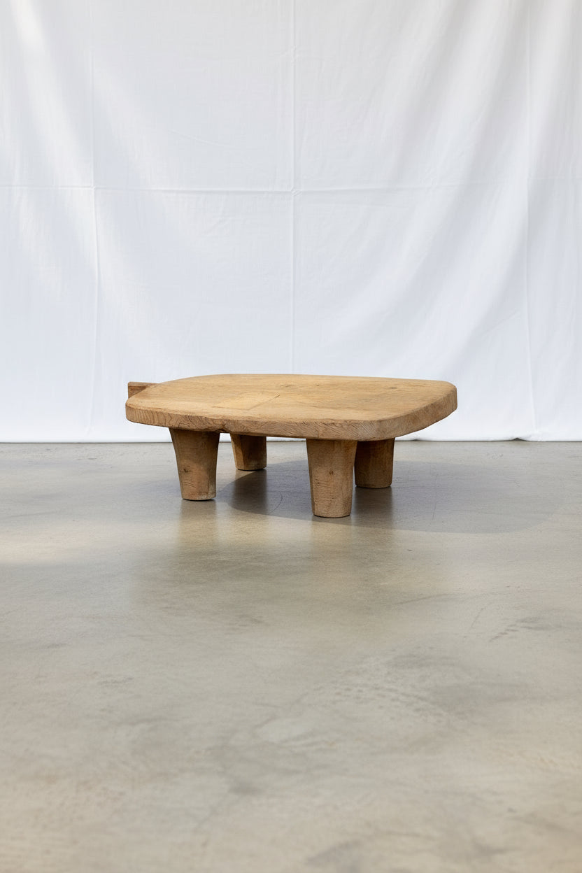 Primitive Footed Wooden Breadboard with rustic chestnut finish and four feet, elegant vintage style. hommes + gardens estudio.