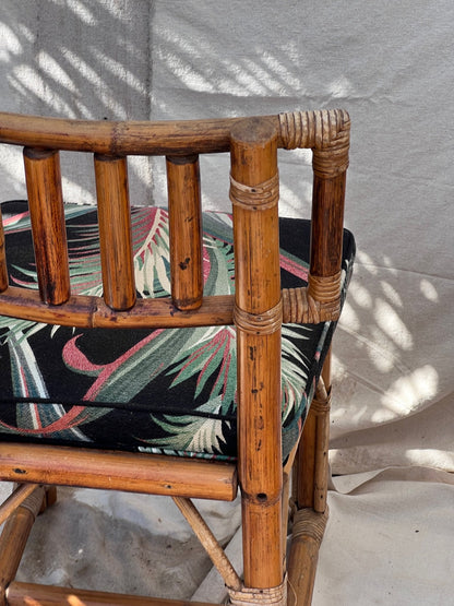 Rattan bistro table with black glass top and Hollywood Palm fabric chairs, vintage outdoor furniture set — Hommes and Gardens, Furniture Collection, Bistro Set, Rattan Art, Classic 1980s Design, Outdoor Decor, Home Styling.