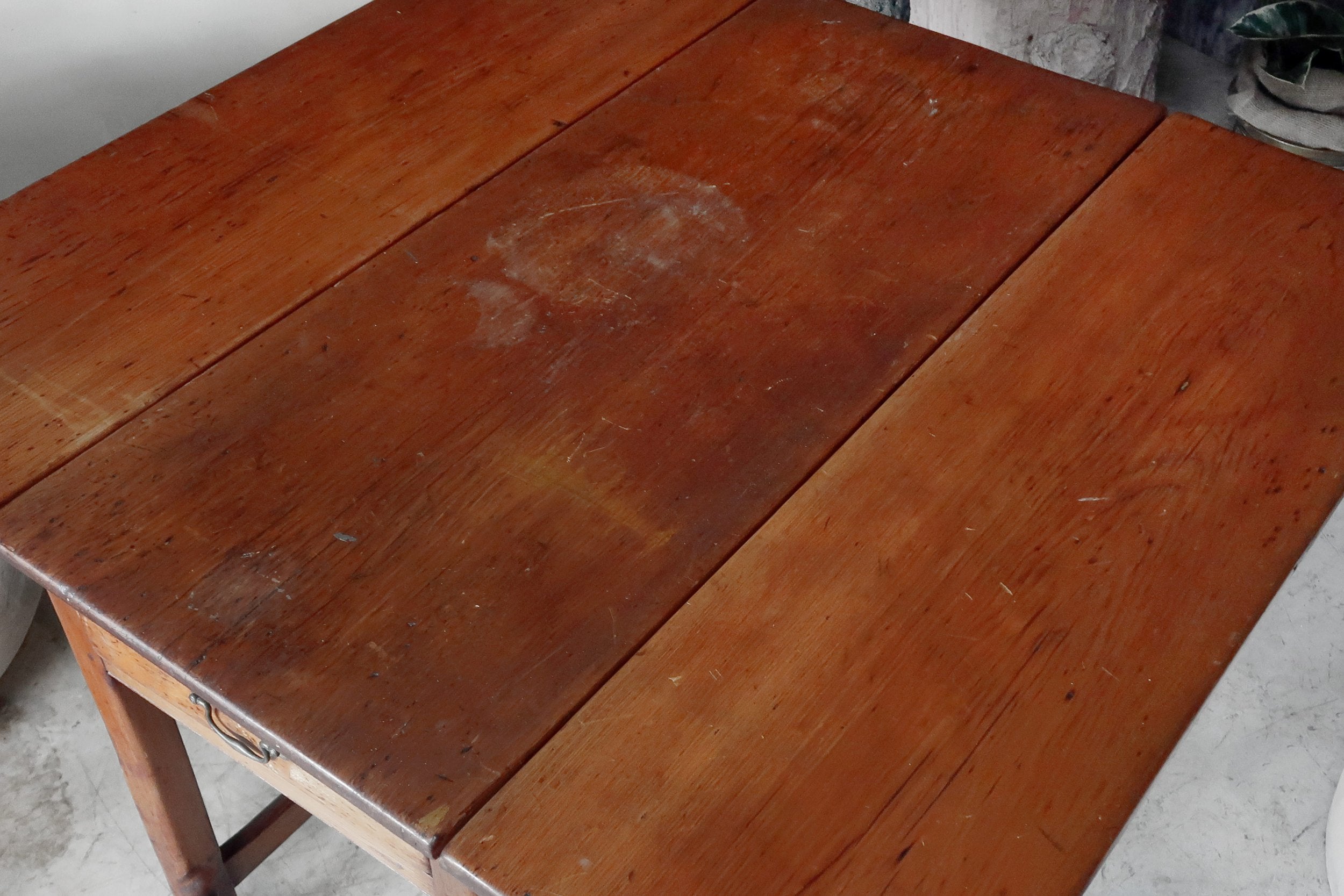 Rustic antique cottage dining table made of solid pine with squared legs and weathered patina, perfect for farmhouse interiors — Hommes and Gardens, Furniture Collection, Landscape Architect, Interior Designer, Outdoor Living, Art, Furniture, Objects, Best Gifts, Nature, Backyard, Yard, Outdoor Decorations, Home Decor, Home Design, Luxury Design.