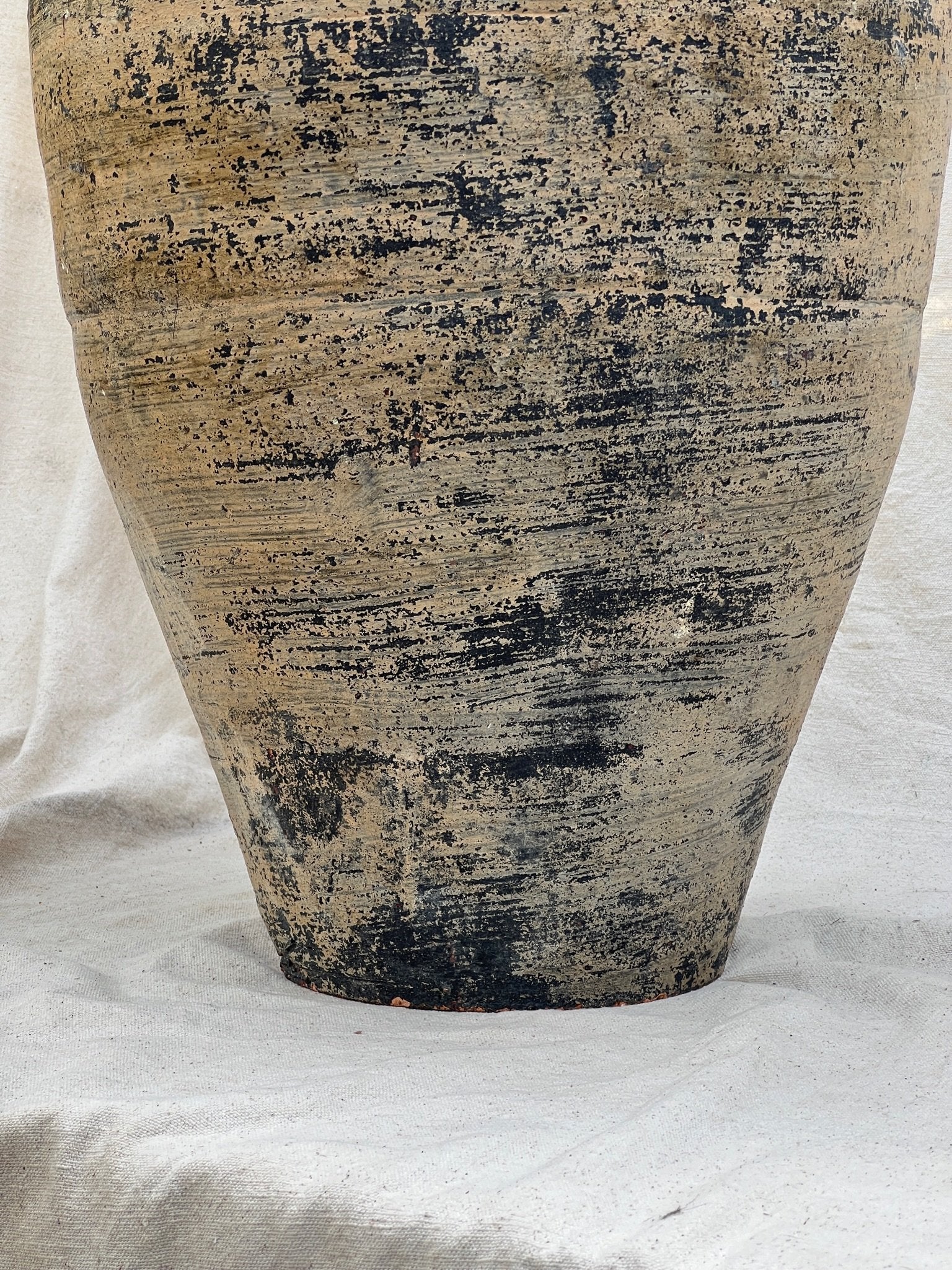 Rustic antique olive jar made of terracotta with Mediterranean design, ideal as a decorative planter or statement pottery — Hommes and Gardens, Vases + Vessels Collection, home decor, outdoor decorations, home design, luxury design, Landscape Architect, Interior Designer, Outdoor Living, Art, Furniture, Objects, Best Gifts, Nature, Backyard, Yard.