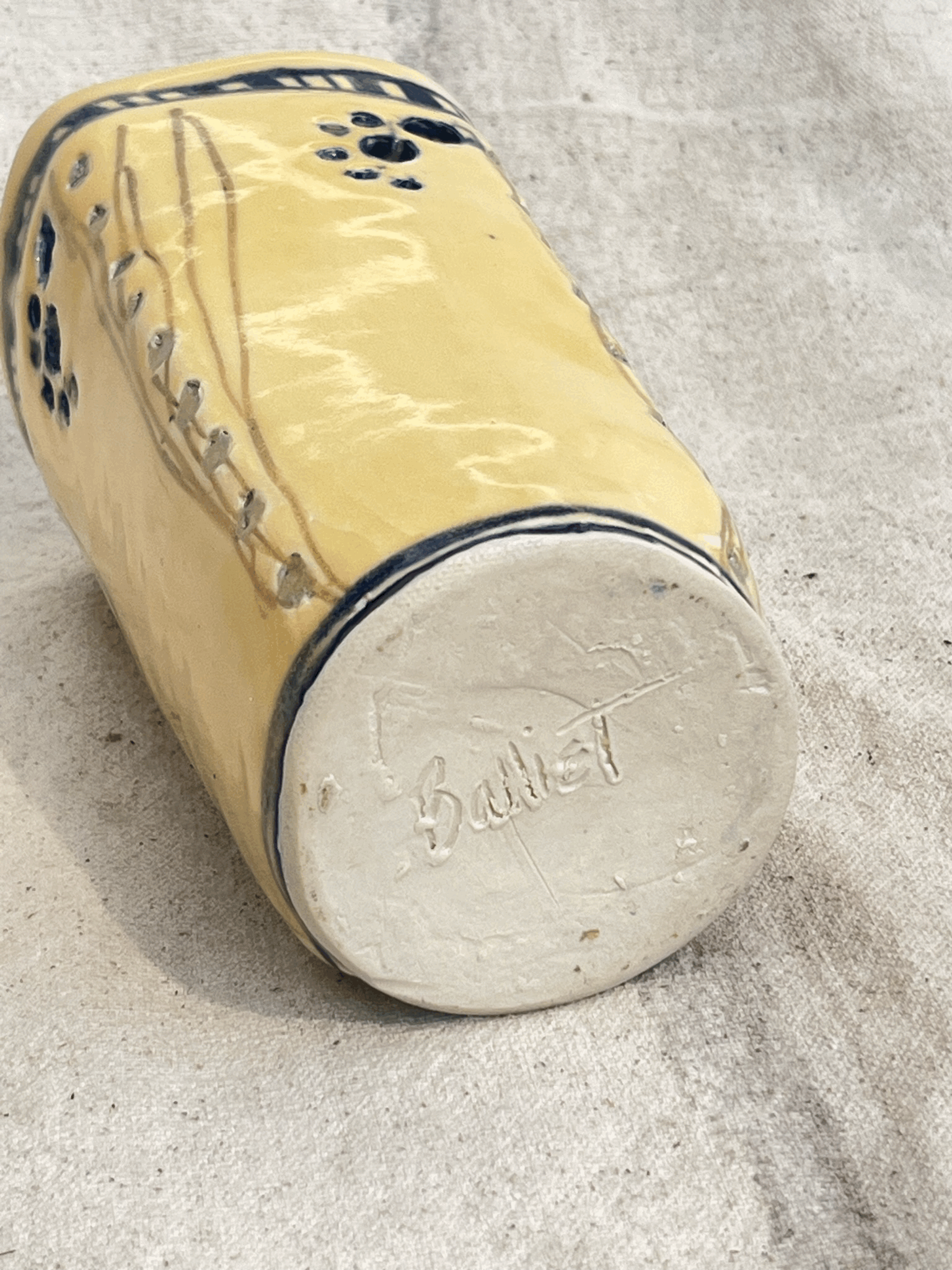 Signed Balliet mid-century hand-painted pottery vase in warm yellow tones, vintage collectible ceramic art piece — Hommes and Gardens, Home Decor Collection, Landscape Architect, Interior Designer, Outdoor Living, Outdoor Decorations, Home Decor, Home Design, Luxury Design, Art, Furniture, Objects, Best Gifts, Nature, Backyard, Yard.