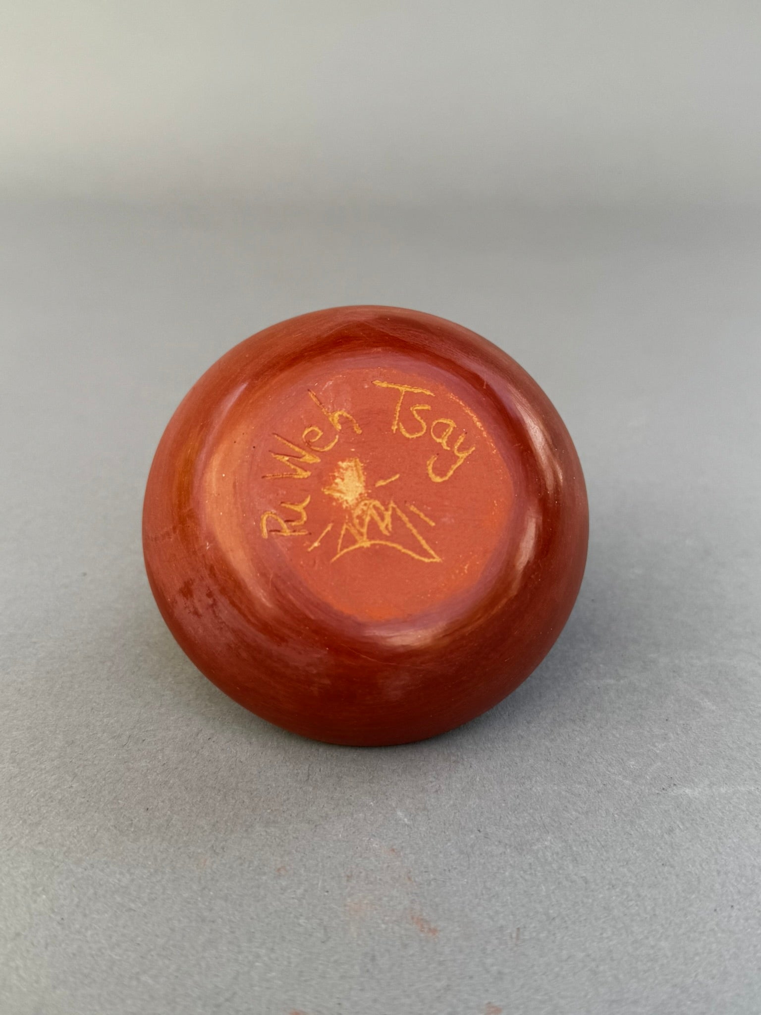 Bottom view of Signed Pu Wen Tsay Studio Art Pottery Vase – Miniature Hand-Carved & Glazed Ceramic with Organic Motifs. hommes + gardens estudio.