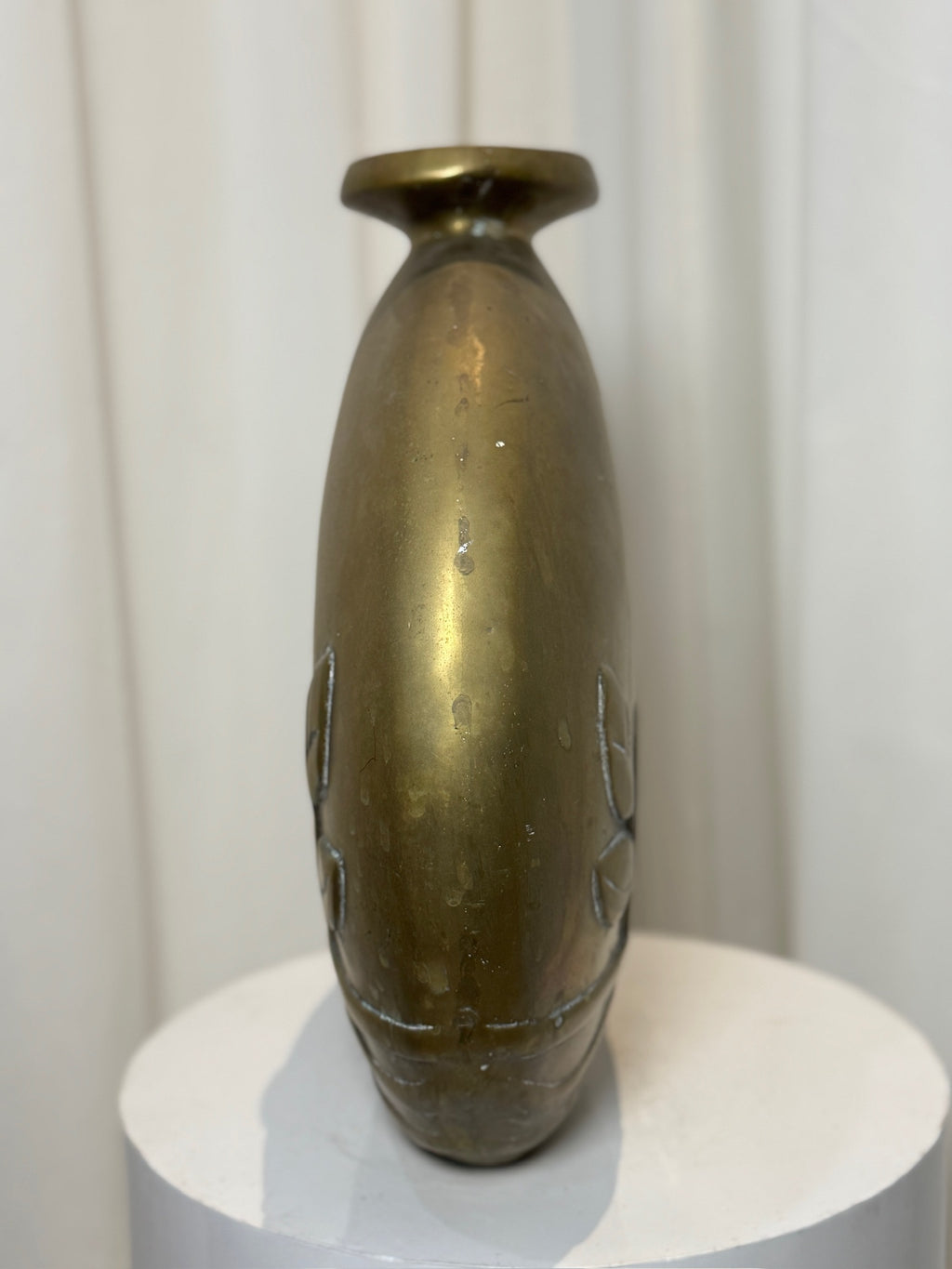 Vintage 1980s Dolbi Cashier brass vase with Art Deco revival floral embossing, aged patina and luxurious geometric silhouette, elegant decorative collectible — Hommes and Gardens, Vases + Vessels Collection, Landscape Architect, Interior Designer, Outdoor Living, Art, Furniture, Objects, Best Gifts, Nature, Backyard, Yard, Outdoor Decorations, Home Decor, Home Design, Luxury Design.