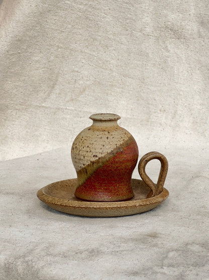 Vintage brown and beige glazed stoneware candle holder with handle, classic ceramic decor bringing vintage charm and warmth — Hommes and Gardens, Home Decor Collection, Candles, Candle Holders, Vintage Pottery, Rustic Decor, Ceramic Art, Handmade Collectible Lighting.