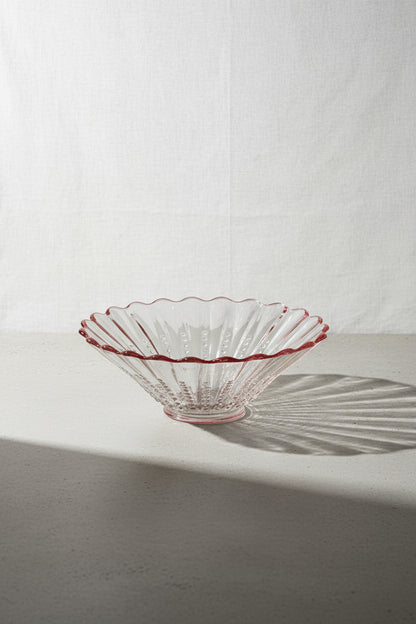 Vintage Depression glass bowl in the Oyster and Pearl pattern with a soft pink hue, an elegant collectible for vintage table settings — Hommes and Gardens, Home Decor Collection, Decorative Bowls, Vintage Glassware, Depression Era Decor, Pink Glass Bowl, Classic Tableware, Collectible Home Accent.