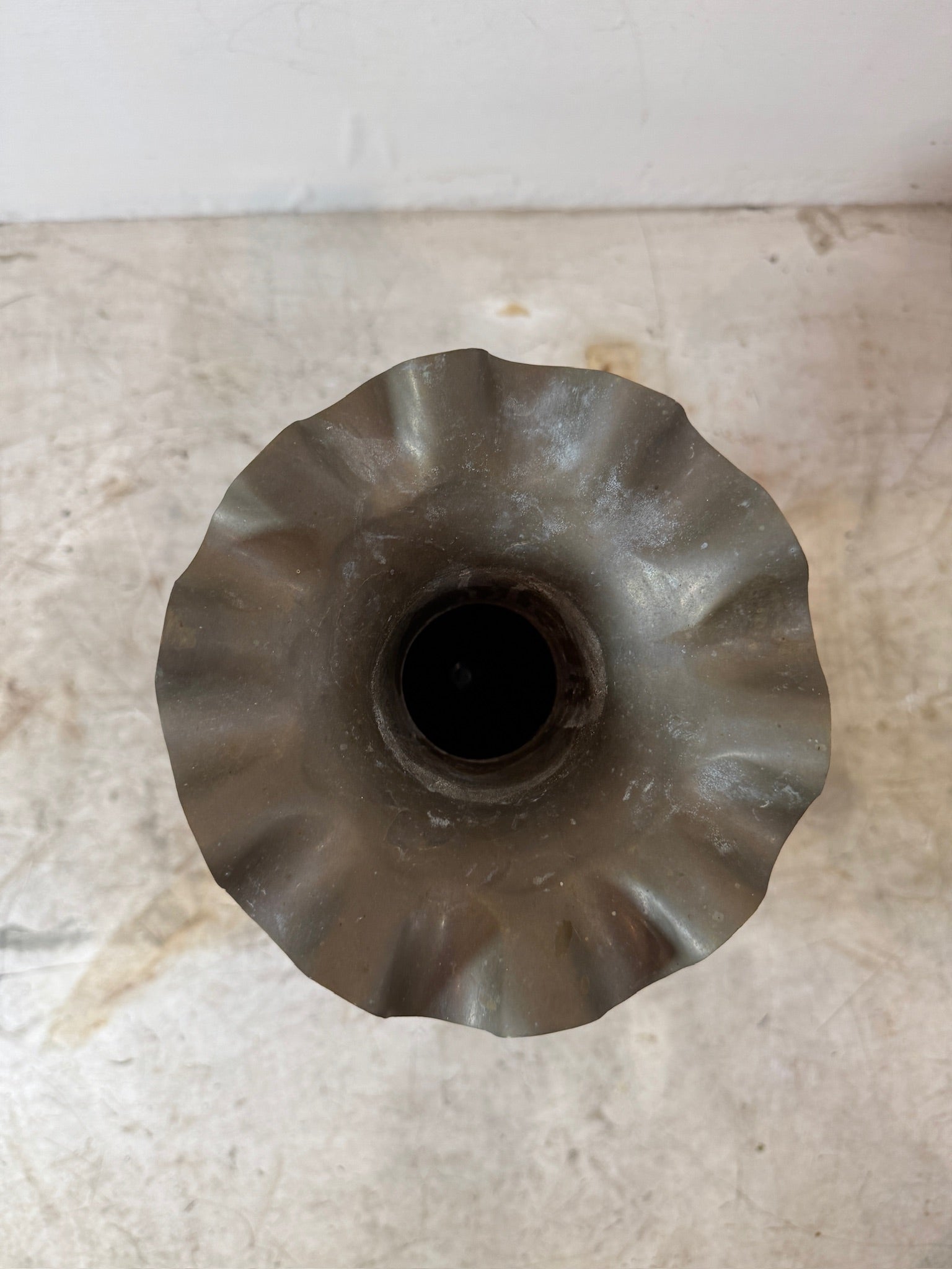 Vintage engraved brass fluted vase with floral etchings and warm patina, elegant tall decorative piece for timeless interiors — Hommes and Gardens, Vases + Vessels Collection, Landscape Architect, Interior Designer, Outdoor Living, Art, Furniture, Objects, Best Gifts, Nature, Backyard, Yard, Outdoor Decorations, Home Decor, Home Design, Luxury Design.