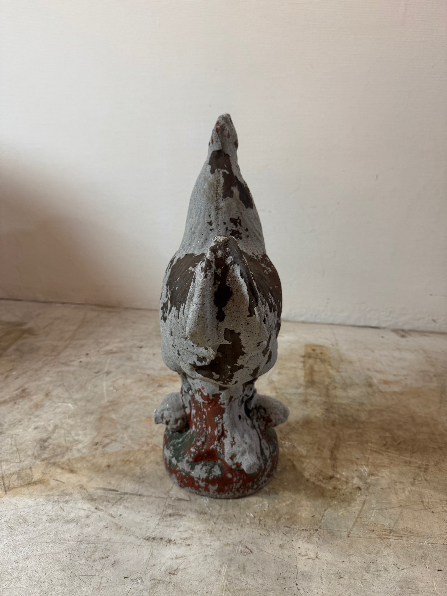 Vintage French cast concrete rooster sculpture with aged patina and original painted traces, perfect for rustic garden or farmhouse decor — Hommes and Gardens, Fauna Collection, Landscape Architect, Interior Designer, Outdoor Living, Art, Furniture, Objects, Best Gifts, Nature, Backyard, Yard, Outdoor Decorations, Home Decor, Home Design, Luxury Design.