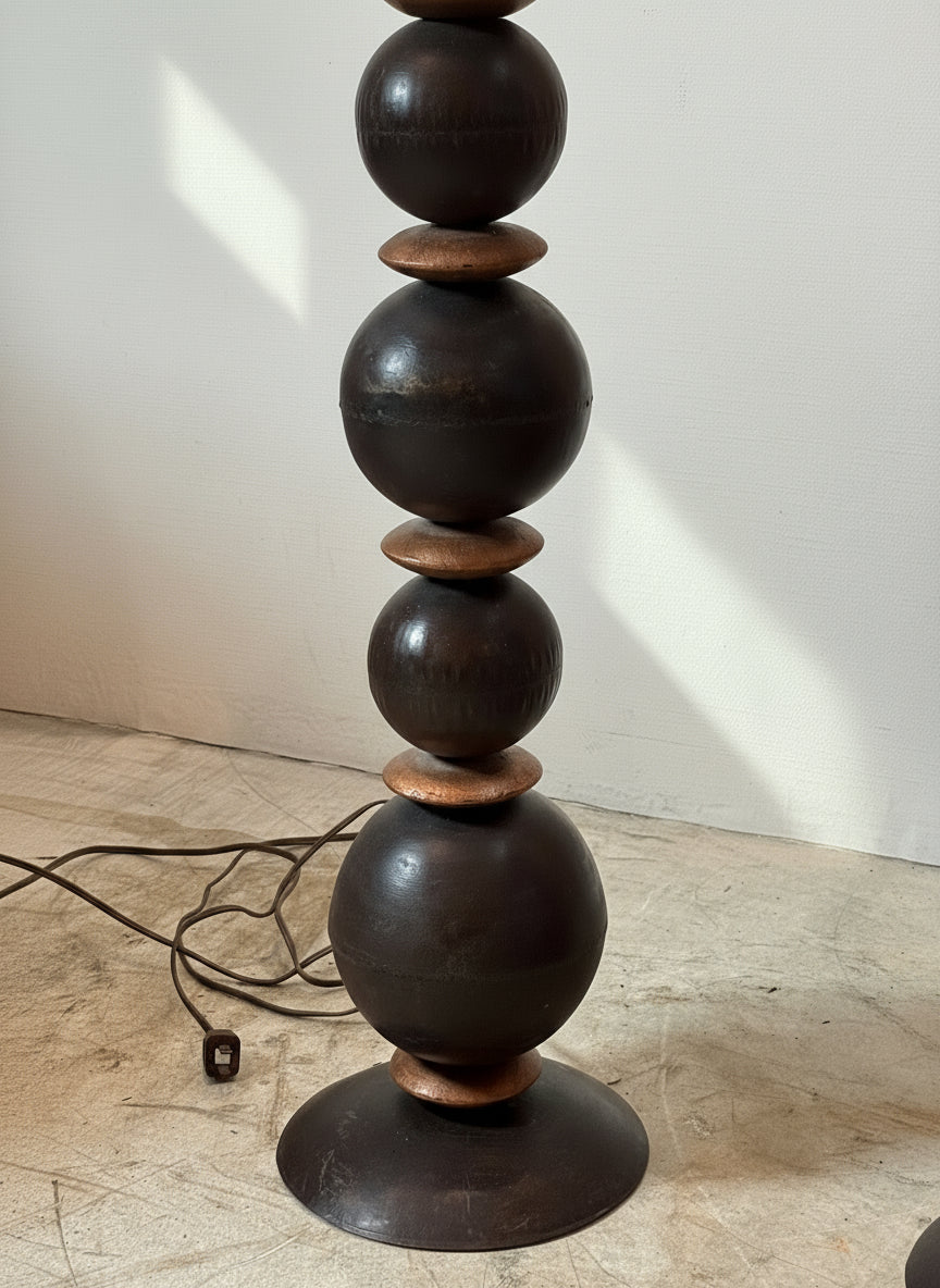 Vintage metal table lamp set with elegant white drum shades, timeless design ideal for modern and traditional interiors — Hommes and Gardens, Lights + Lanterns Collection, Home Decor, Landscape Architect, Interior Designer, Outdoor Living, Outdoor Decorations, Home Design, Luxury Design, Art, Furniture, Objects, Best Gifts, Nature, Backyard, Yard.