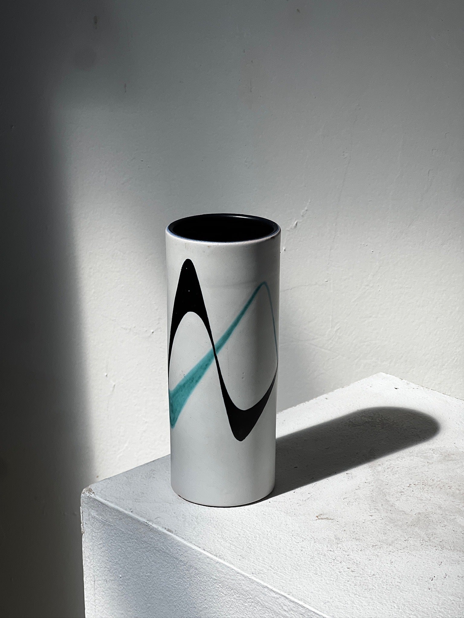 Vintage Müller Lucerne studio pottery vase, mid-century modern Swiss ceramic with hand-painted black and teal abstract design on matte white finish — Hommes and Gardens, Vases + Vessels Collection, Landscape Architect, Interior Designer, Outdoor Living, Art, Furniture, Objects, Best Gifts, Nature, Backyard, Yard, Outdoor Decorations, Home Decor, Home Design, Luxury Design.