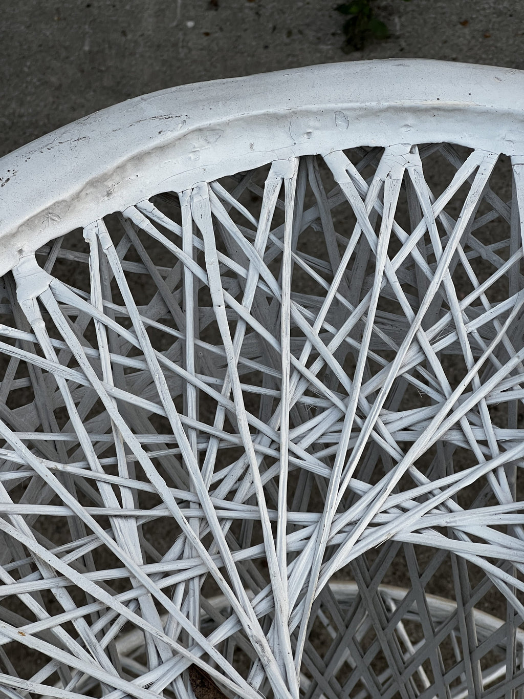Close-up of the intricate weave of a Pair of Russell Woodard Spun Fiberglass Bar Stools, showing crafted details. hommes + gardens estudio.