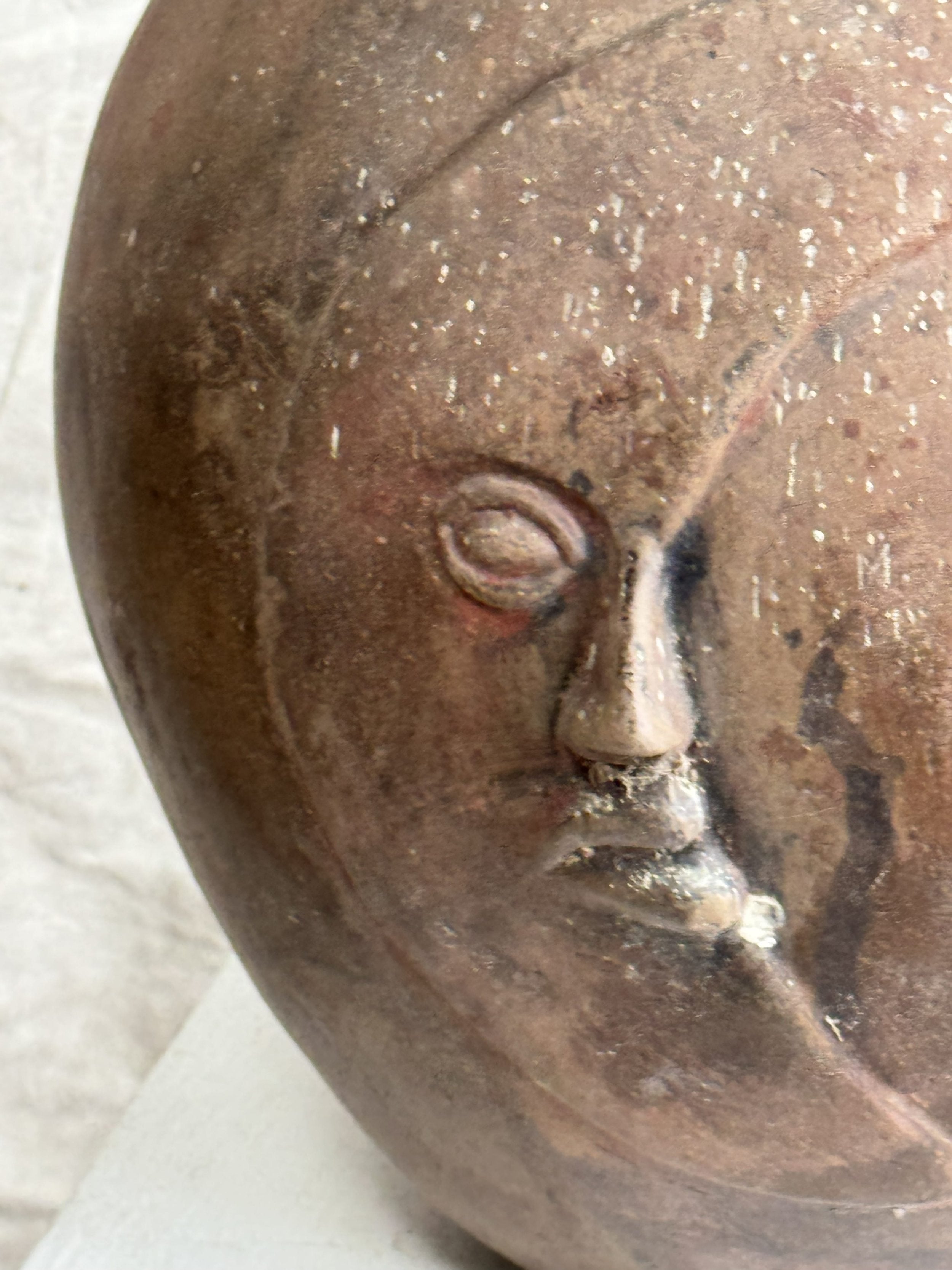 Vintage mid-century ceramic vase with sculptural sun and moon faces, beautifully handcrafted for modern and rustic interiors — Hommes and Gardens, Pots & Vessels, Home Decor, Outdoor Decorations, Landscape Architect, Interior Designer, Outdoor Living, Home Design, Luxury Design, Art, Furniture, Objects, Nature, Best Gifts, Yard.