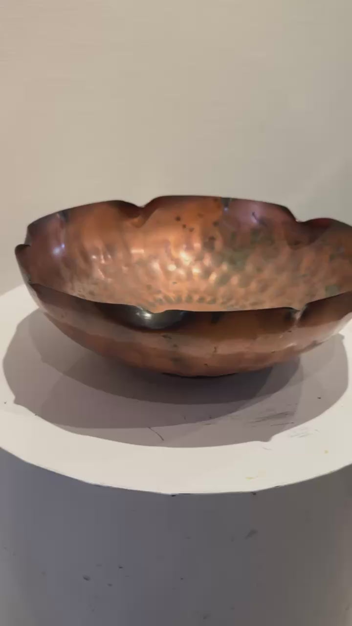 Vintage Egidio Casagrande Hand-Hammered Copper Bowl showcasing an elegant scalloped design and rich texture, hommes + gardens estudio.