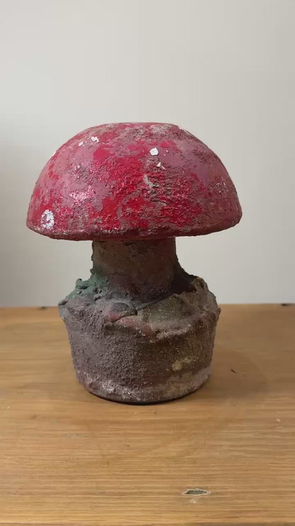 Vintage Cast Stone Garden Mushroom Ornament – Aged Patina